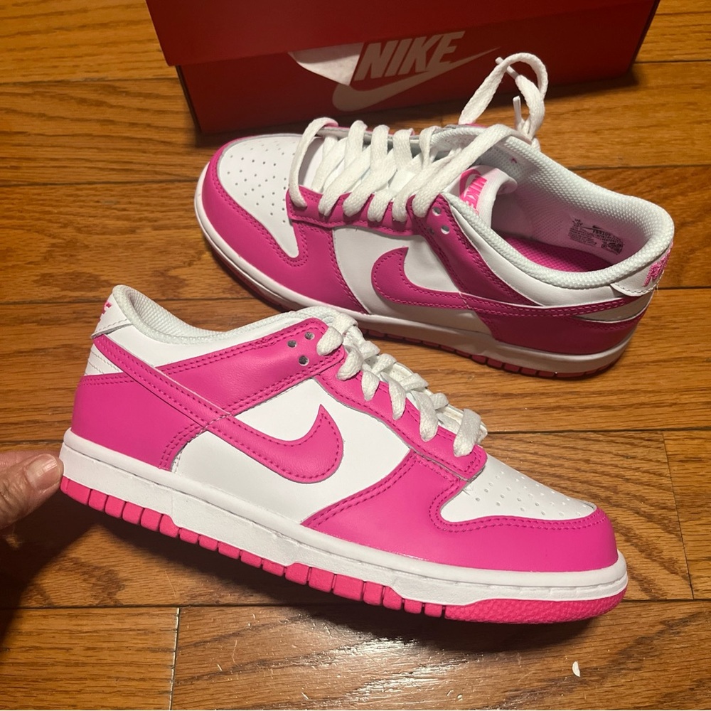 Nike Dunk Low Laser Fuchsia Pink GS Size FB9109-102 - Picture 2 of 5